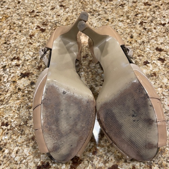 Guess Shoes - Picture 3 of 4